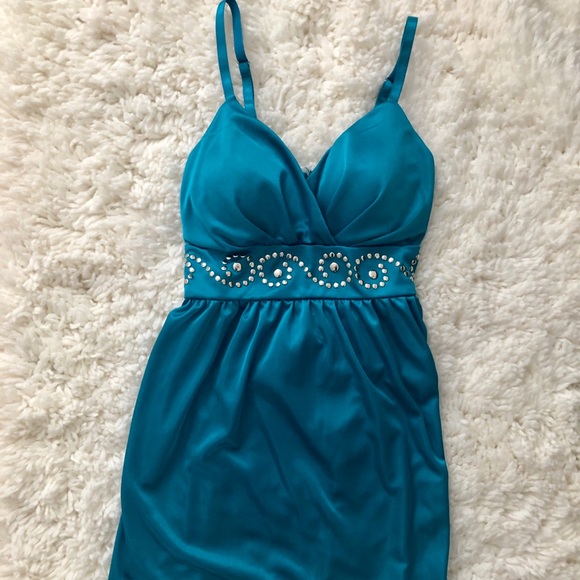 Gorgeous blue tank 😊 - Picture 6 of 7